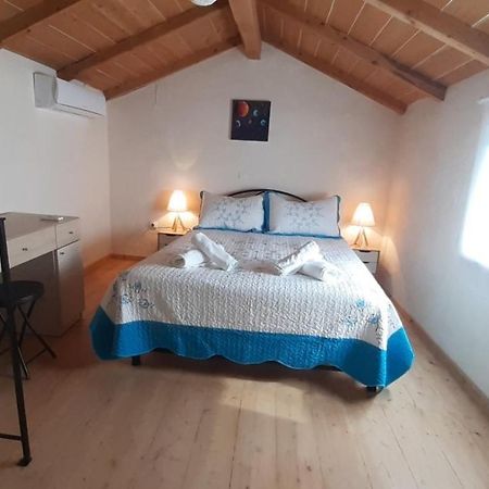 White Manolia Cottage Kato Korakiana Bagian luar foto