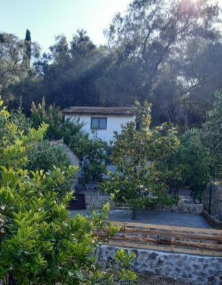 White Manolia Cottage Kato Korakiana Bagian luar foto