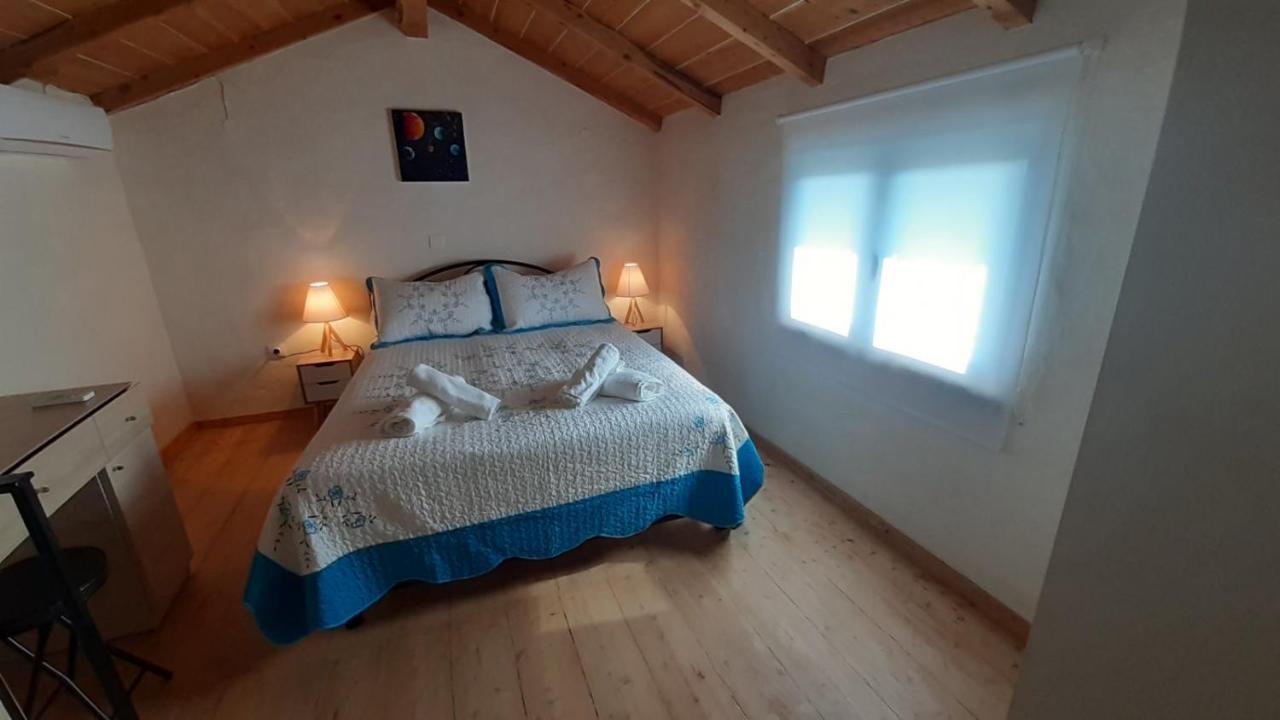 White Manolia Cottage Kato Korakiana Bagian luar foto