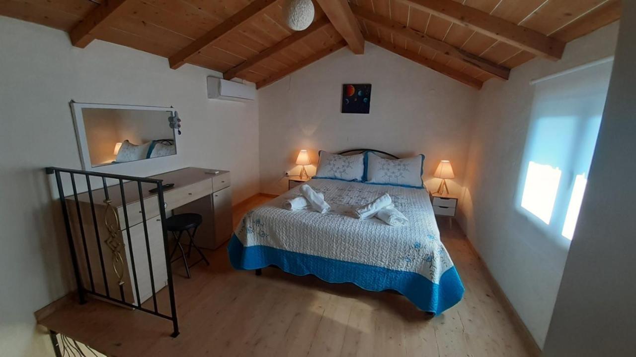 White Manolia Cottage Kato Korakiana Bagian luar foto