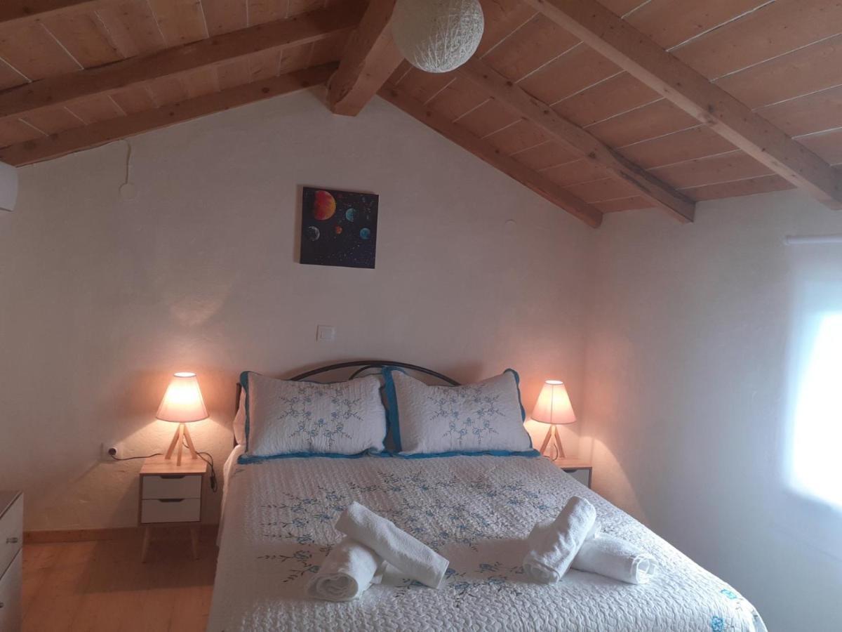 White Manolia Cottage Kato Korakiana Bagian luar foto